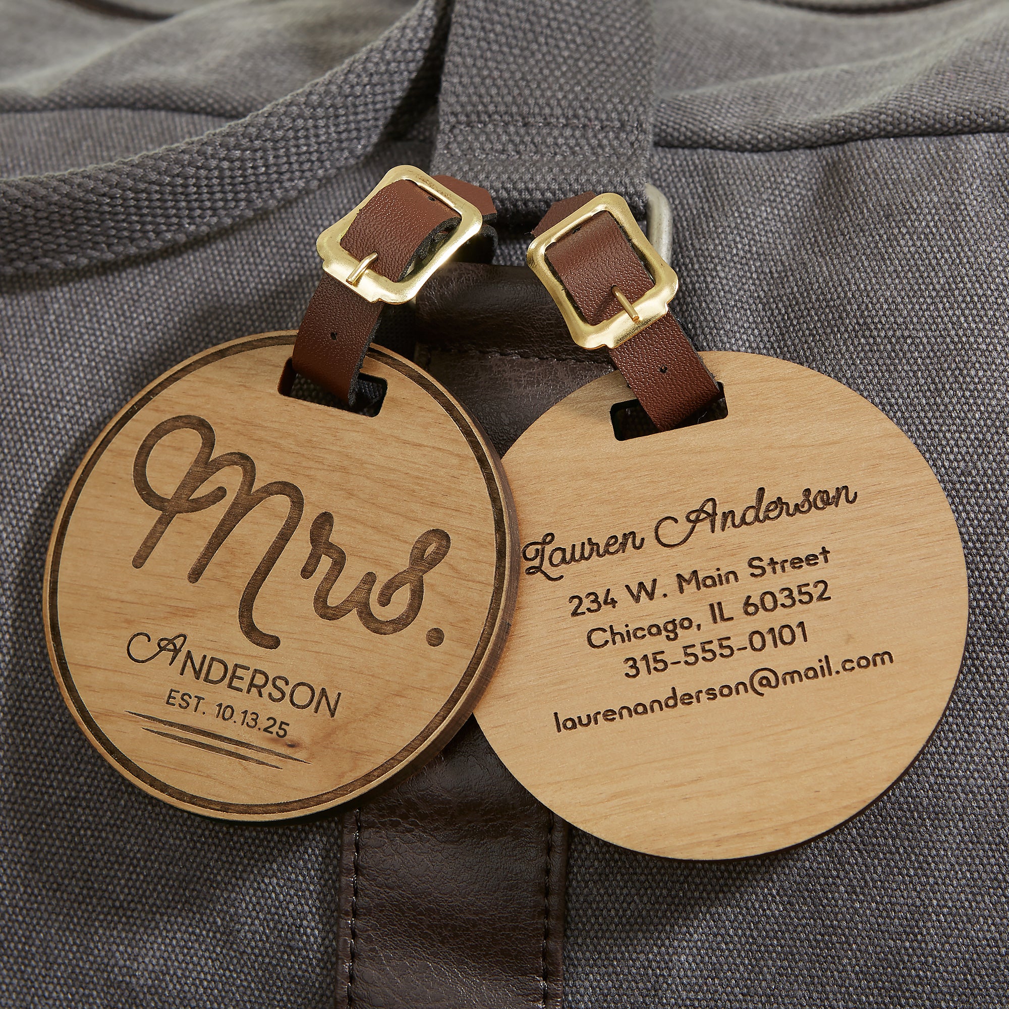 18118 - Circle Of Love Personalized Wood Luggage Tag