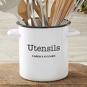 A Utensil Holder for All Kitchens