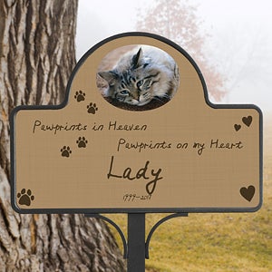 Pawprints In Heaven Memorial Stake With Photo Magnet