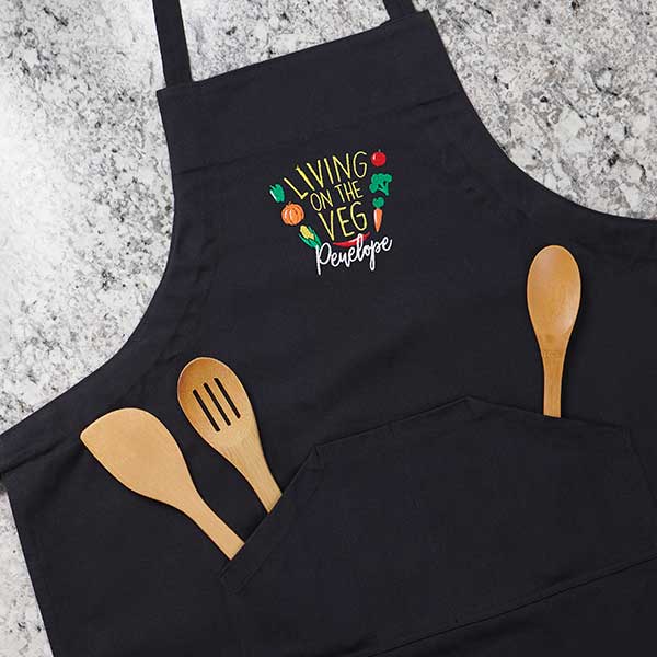 BEST MOM EVER. Embroidered Apron (black)