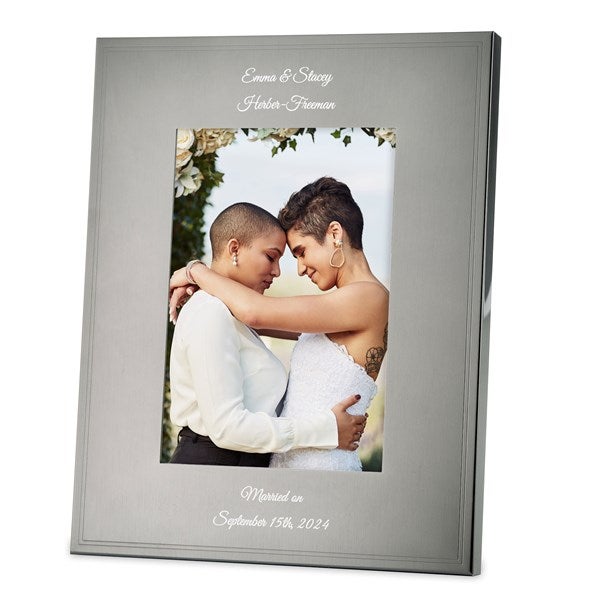 Engraved Family Tremont Gunmetal 4x6 Picture Frame - Horizontal/Landscape